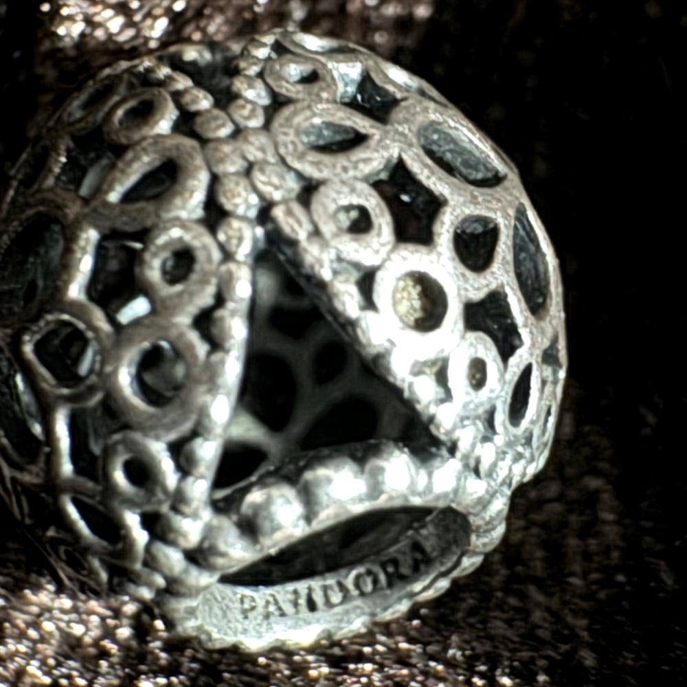 PANDORA Charm - Picture 2 of 2